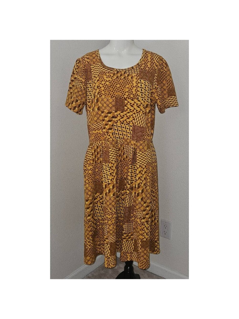 LuLaRoe Amelia Dress Yellow Gold Brown Geometric Pockets Size 3XL Fall Halloween
